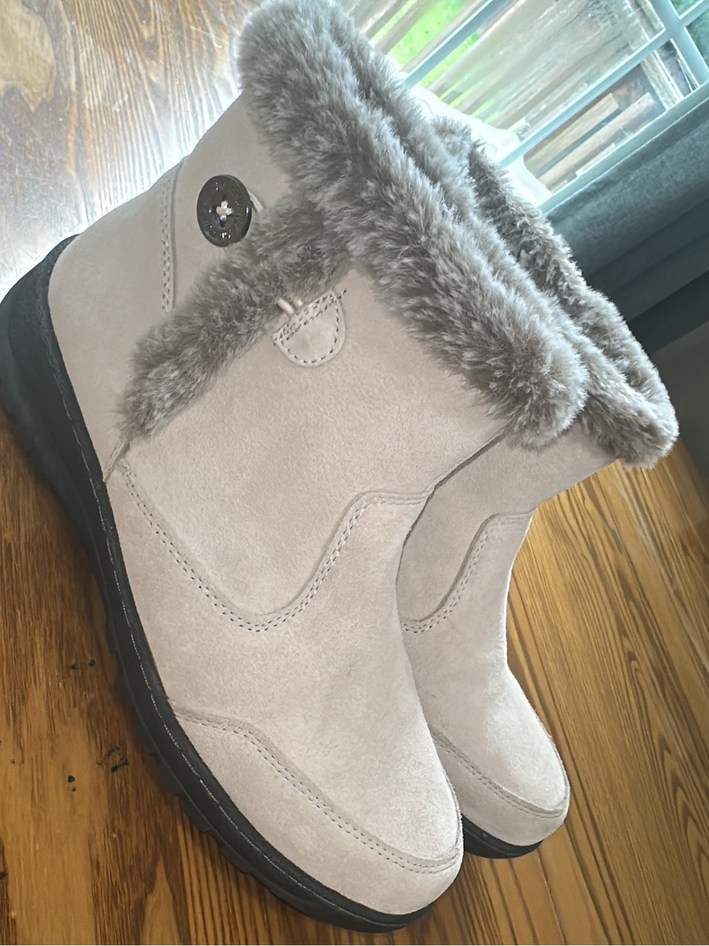 Khombu Light Gray Faux-Fur Winter Ankle Boots (shoe24)